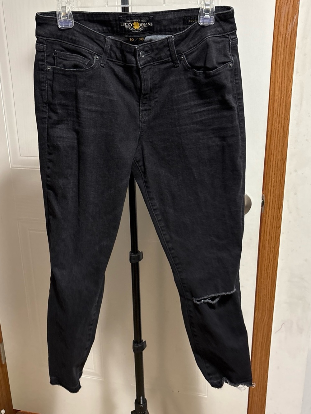 Lucky Brand Women's Black Skinny Jeans with Knee Tear
